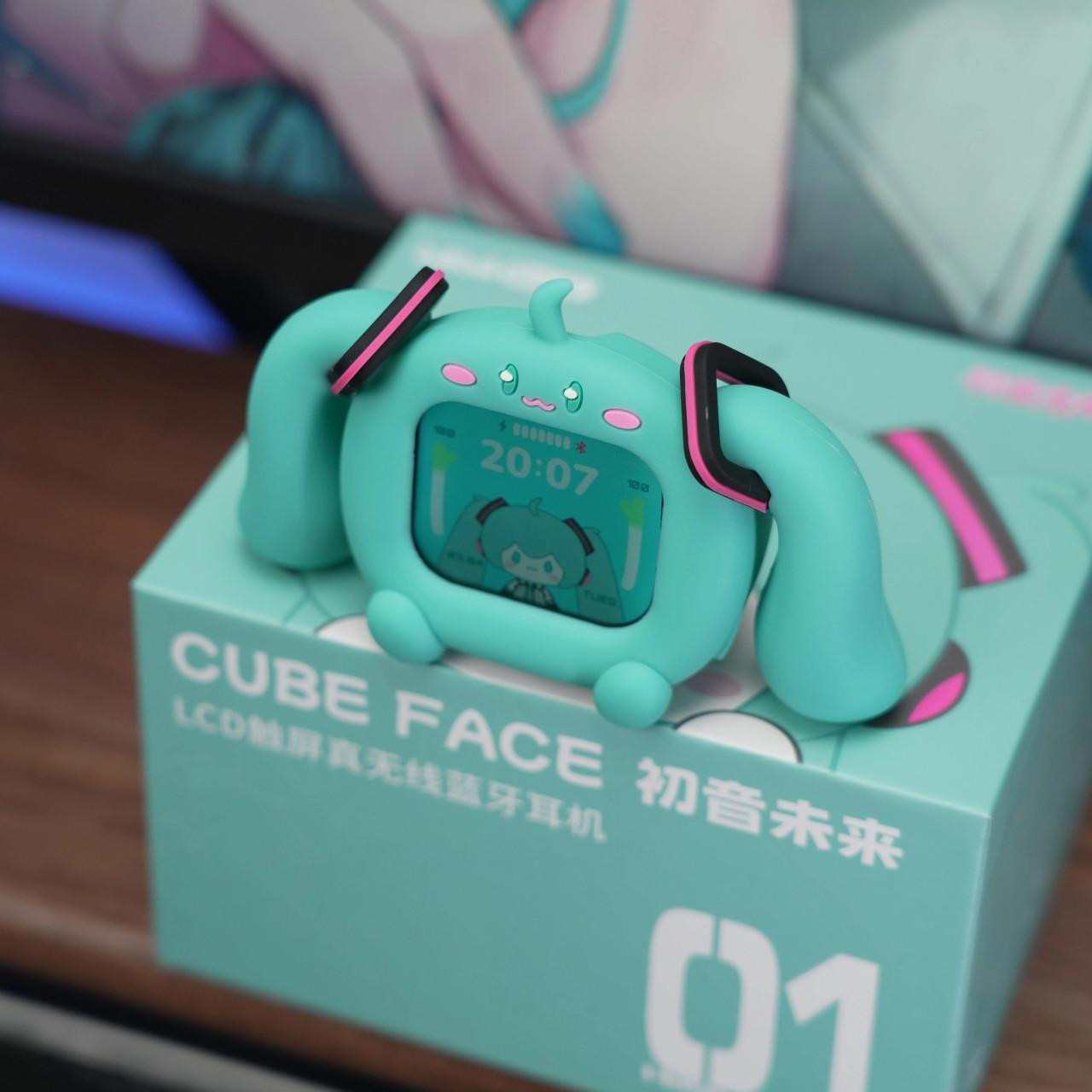 BilibiliGoods Hatsune Miku Earbuds Cube Face LCD Screen Wireless