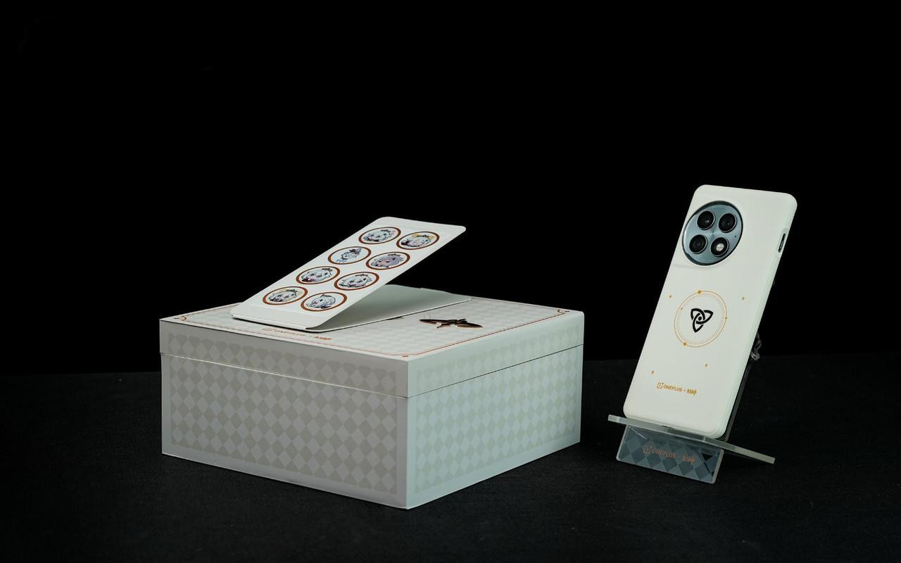 Oneplus Ace 2 Pro x Genshin Impact Paimon Special Edition