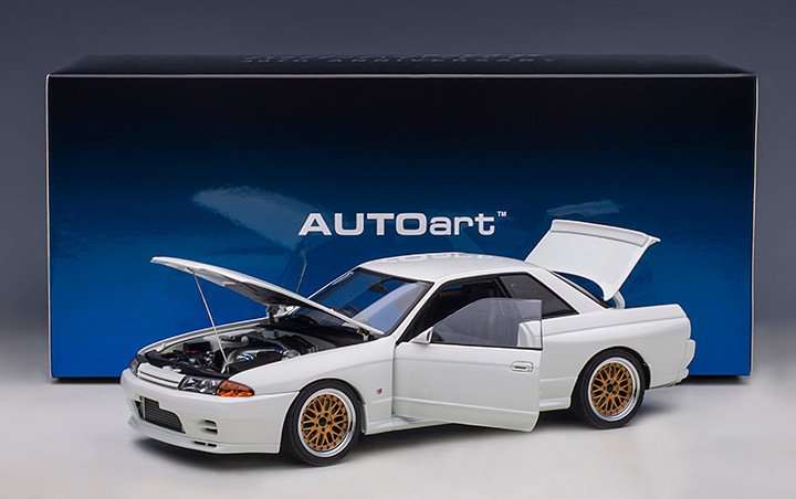オートアート(AUTOart) 1/18 日産スカイラインGTR R32「湾岸