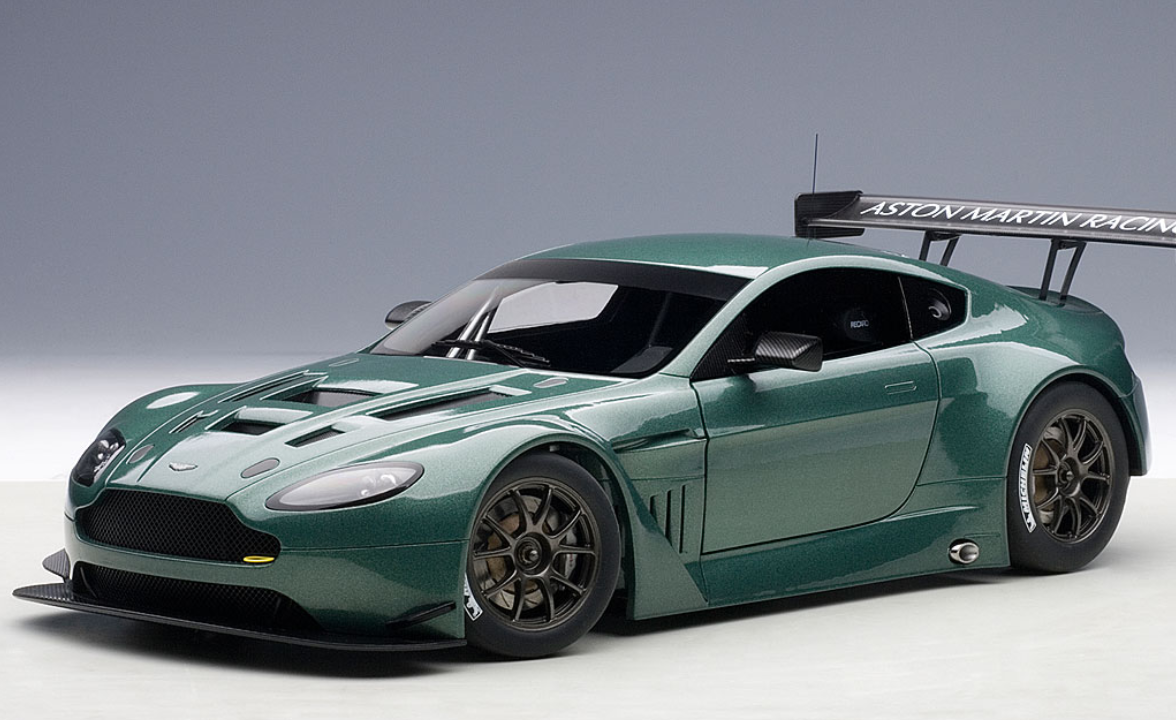 1/18 AUTOart ASTON MARTIN VANTAGE V12 GT3 2013 (GREEN)(2 DOOR