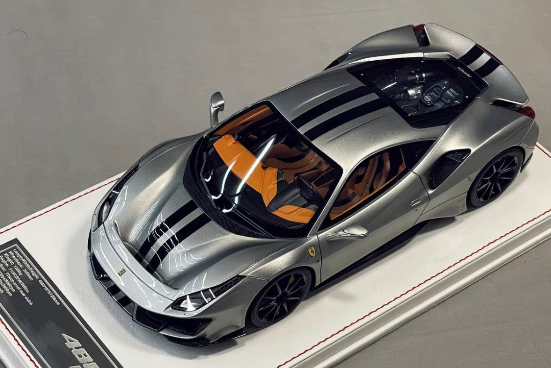 フェラーリ pista 488 メタリックシルバー ミニカー TPC 1:64 488