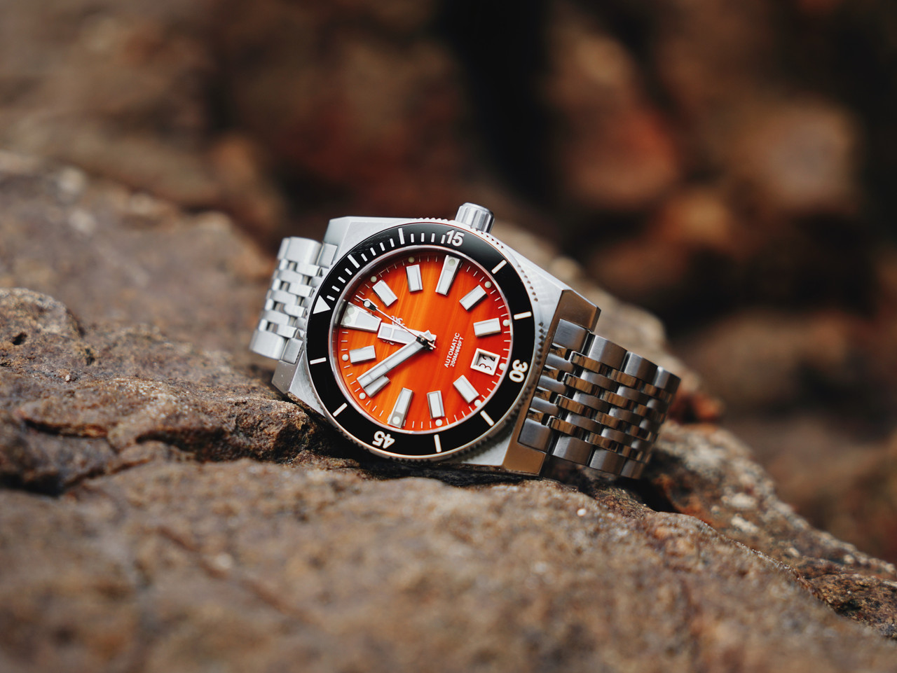 PHOIBOS Narwhal 200M Automatic Diver Watch PY061F Orange Agate