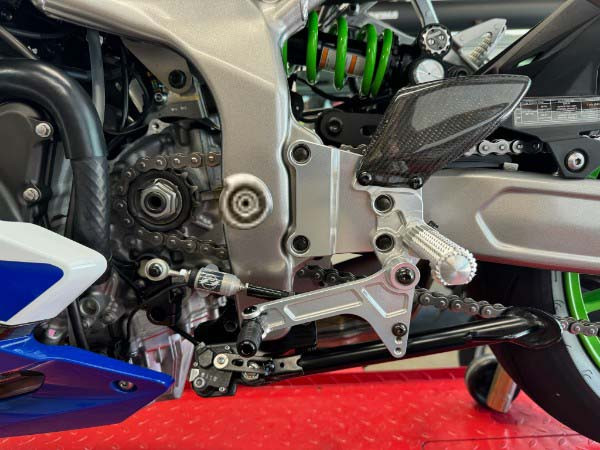 Kawasaki ZX-4RR / ZX-4R Adjustable Rearsets - Silver