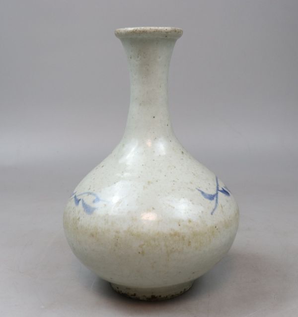 李朝 青白磁角徳利 陽刻 朝鮮美術 李朝 青白磁角徳利 陽刻 朝鮮美術 李