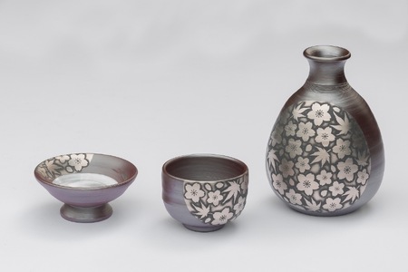 萬古焼（ばんこやき）】醉月陶苑 プラチナ彩雲錦文酒器 | 三重県四日市