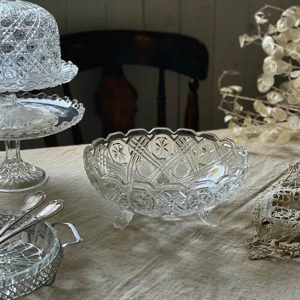 足つきデザインが素敵なガラスボウル（直径23cm） イギリス