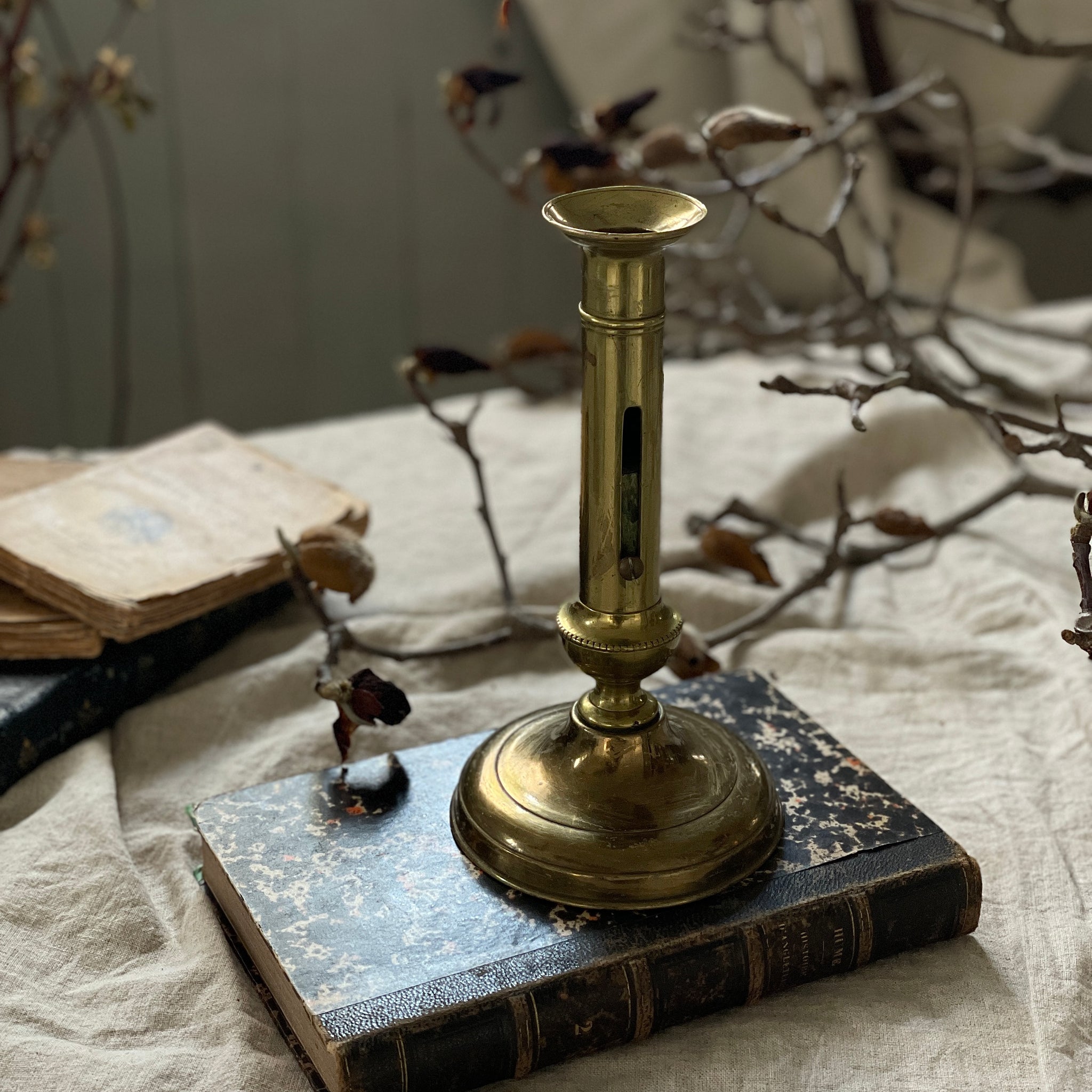高さ調節ができる真鍮キャンドルスタンド（高さ21cm） フランス