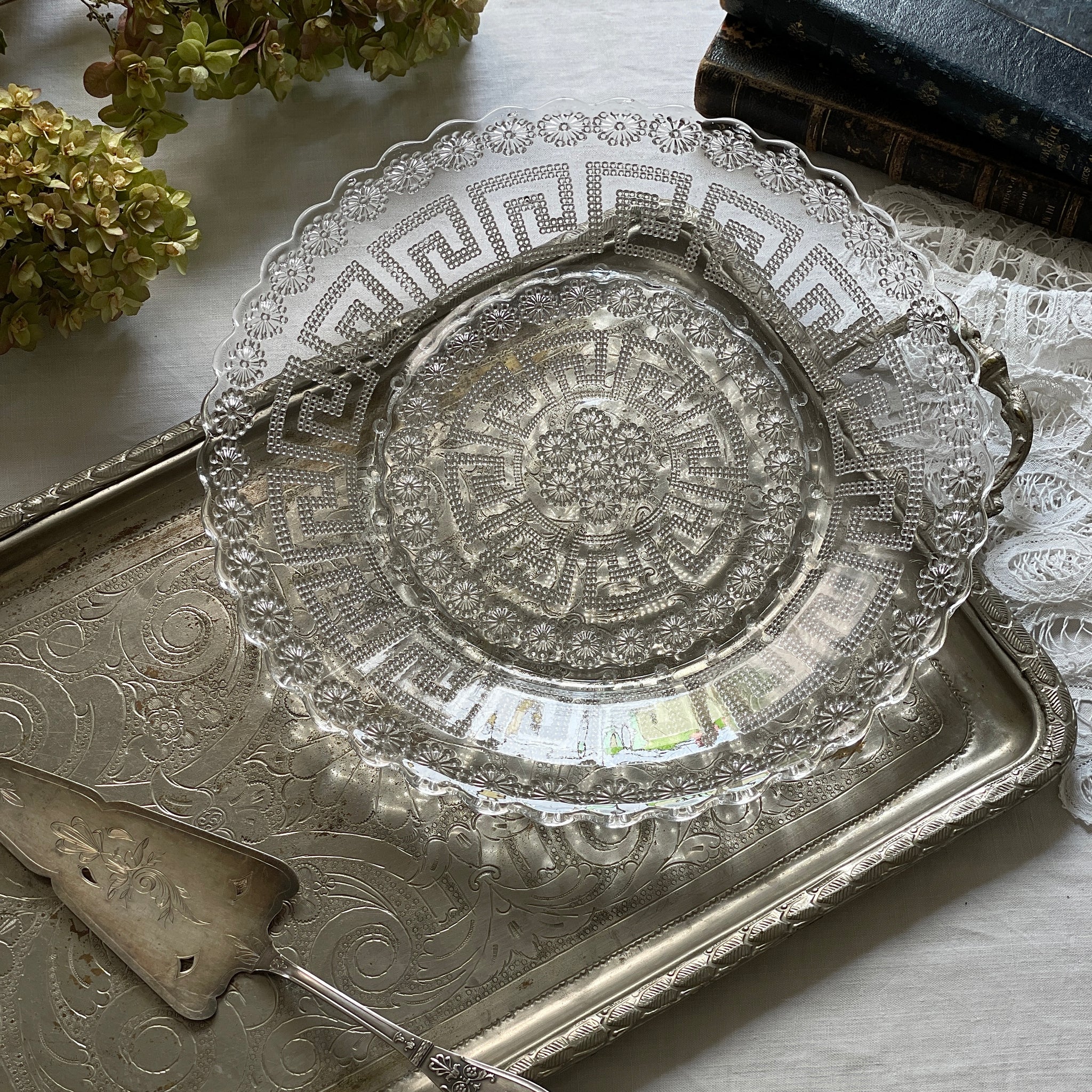 アンティークガラスの大皿