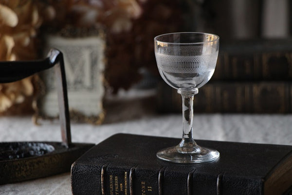 お料理にも使える小さなシェリーグラス イギリスアンティークガラス