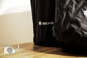 レビュー】スノーピークの「バレルバッグ」防水性があり、濡れたテント