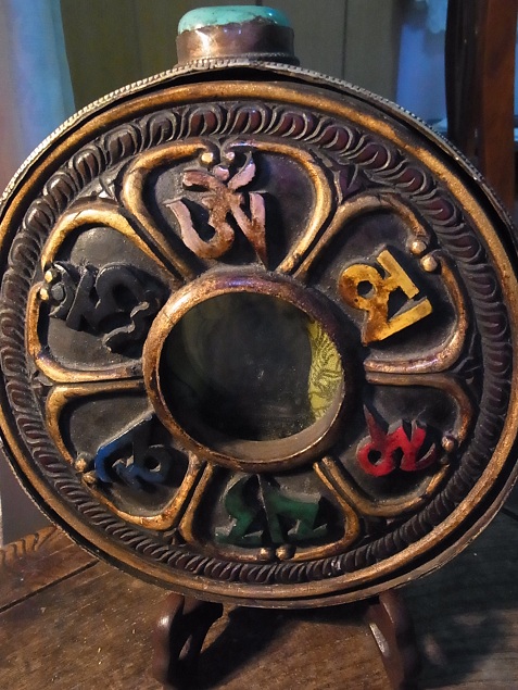 オールドチベット ガウ携帯祭壇『薬師如来』仏像窓銀製装飾手造り打出