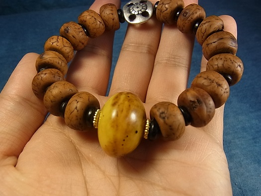 稀少 アンティーク チベット 直径8mm台鳳眼菩提樹のビーズ62個 その他