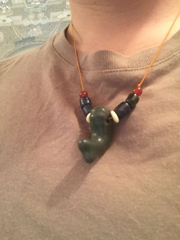 玻璃製異形勾玉(古墳時代)と古代瑠璃玉(古渡り)のシンプルネックレス