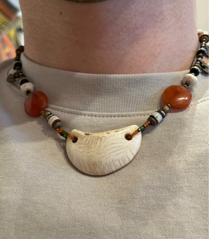 ナガ族（ナガランド） シェル＆ブラスネックレス - Chagamocraft (チャ