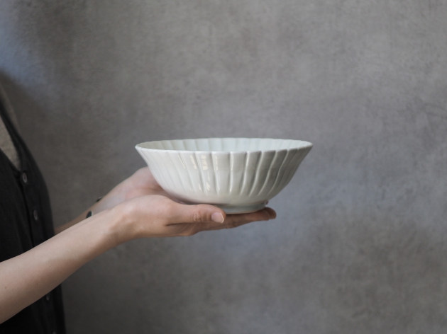 阿部春弥・みか 白磁輪花鉢