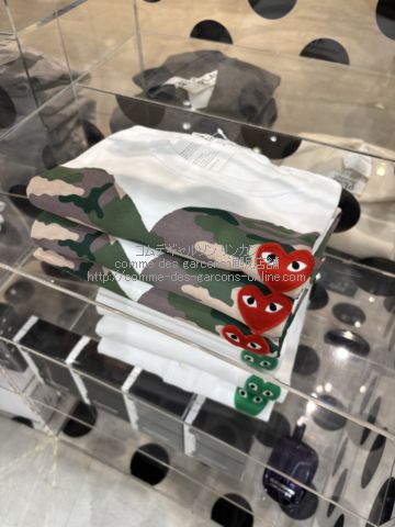 プレイ コムデギャルソン 迷彩カモフラ 大ハート- 半袖Tシャツ-ユニ