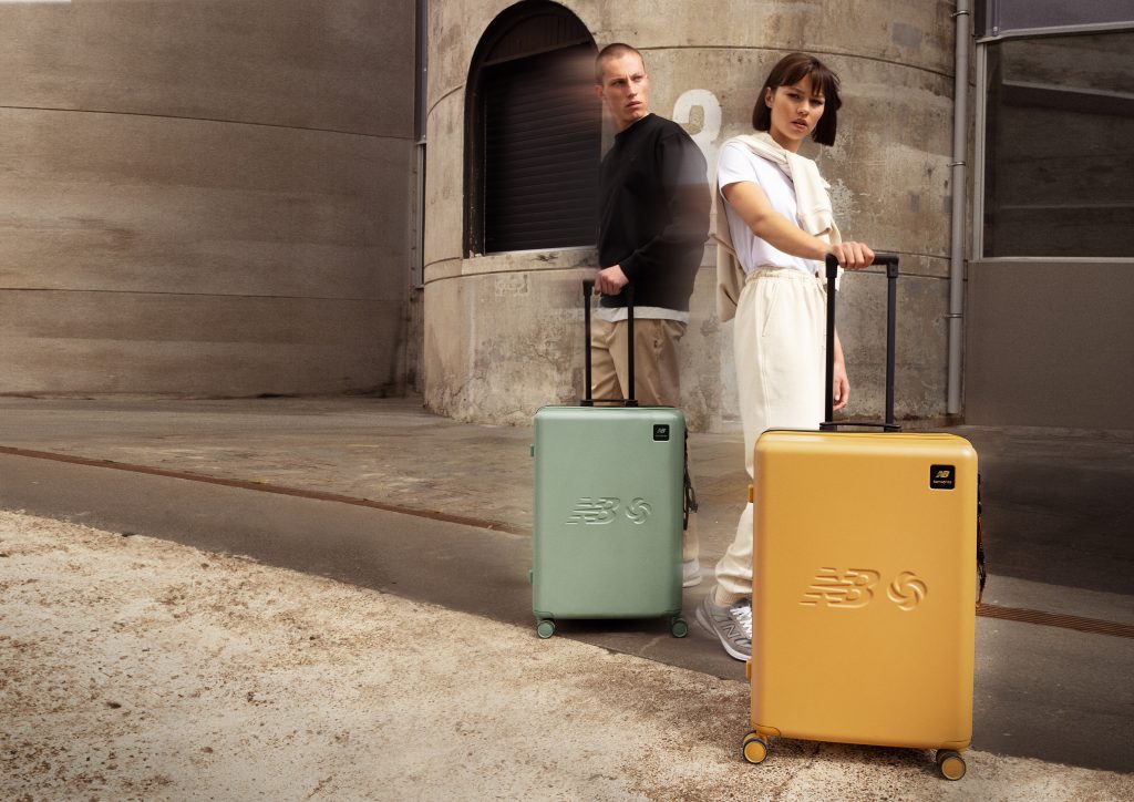 NB公式 - ニュースリリース - サムソナイトがニューバランスとの