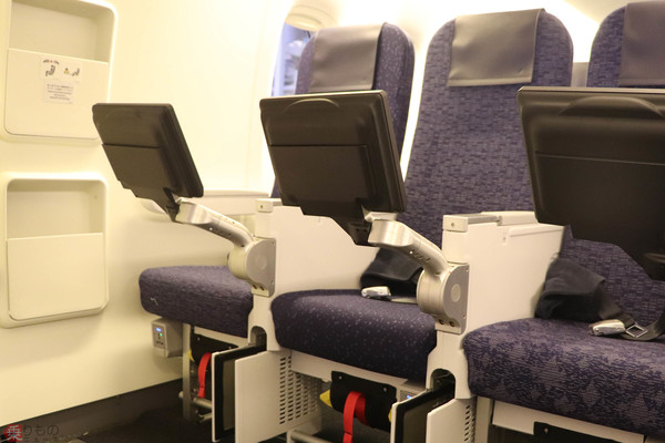 窓際族ぬか喜び」 飛行機の「窓なし席」なぜあるのか？ 回避する方法は