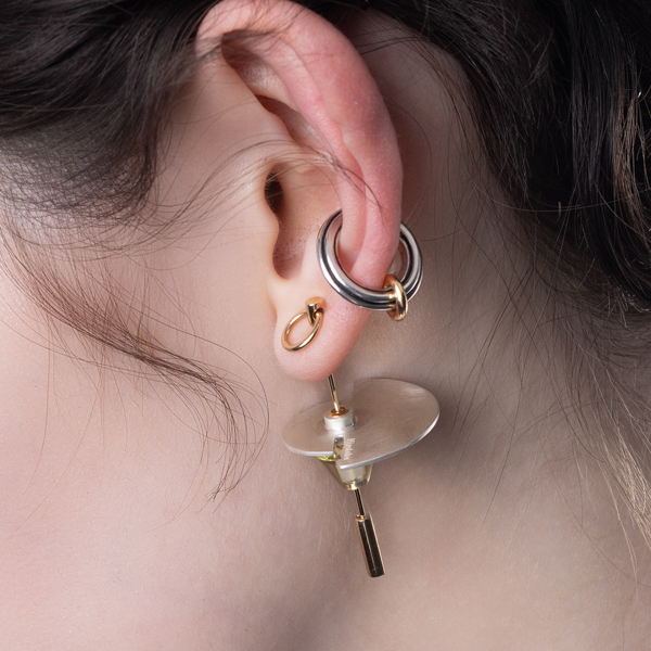 ALL ABOUT BASICS モスキート ダイヤモンド バー ピアス