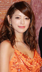 黒革の手帖 手作りとんぼ玉 ストラップ 黒・金 明治座 米倉涼子 黒革の