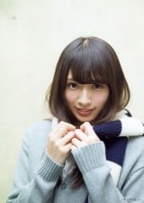 欅坂46・渡辺梨加、オトナの美しさを発揮 輝く美脚も露わに | オリコン