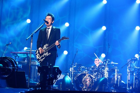 布袋寅泰と元BOOWYドラマー・高橋まことが24年ぶり共演 | オリコン