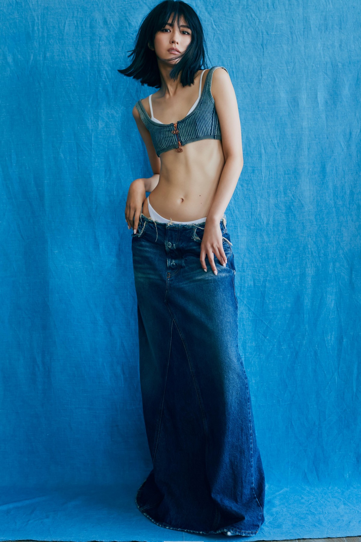 櫻坂46 土生瑞穂 直筆サイン入り生写真 2ndTOUR青衣装 座り 元櫻