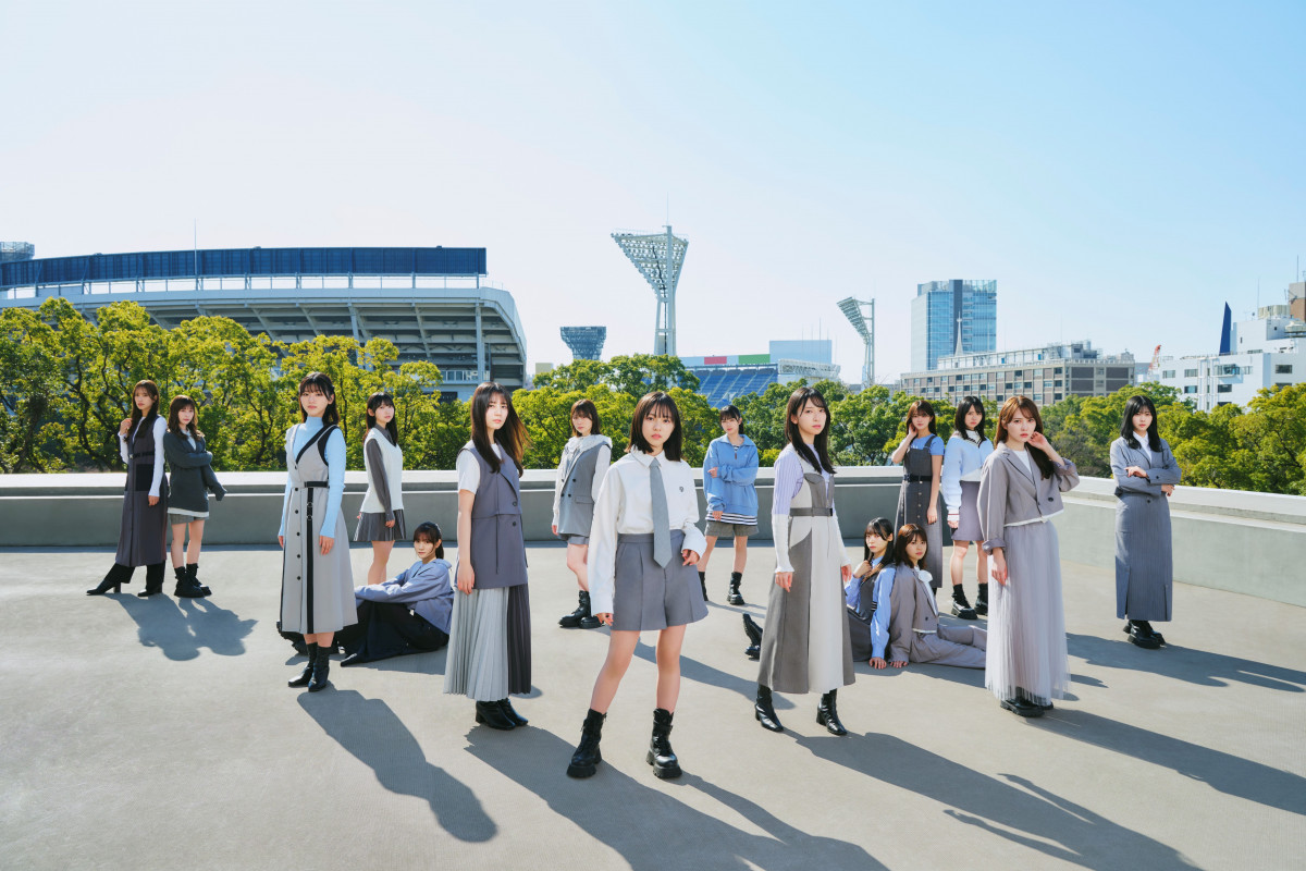 日向坂46、新アーティスト写真公開 初の選抜制で新センターは四期生