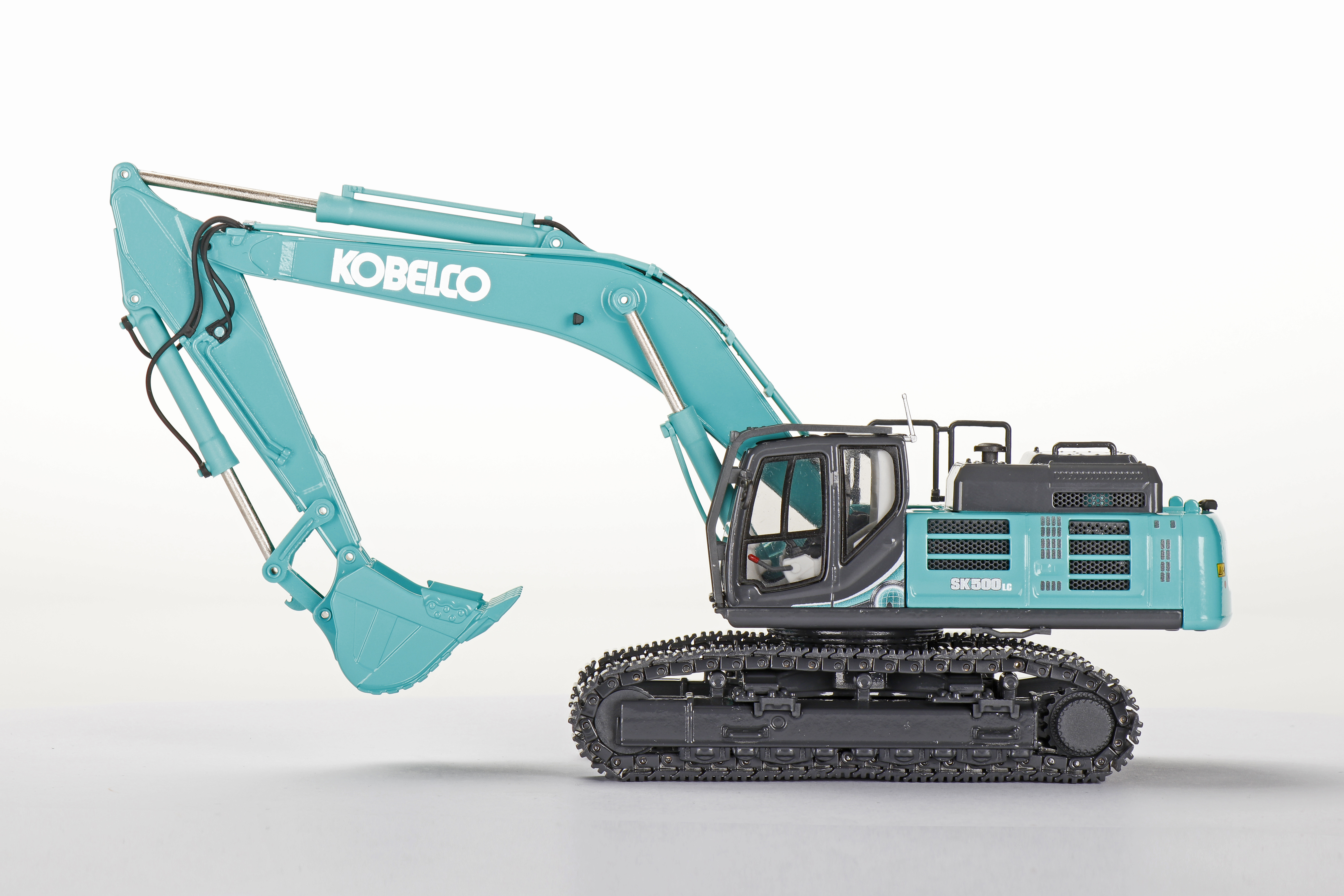KOBELCO SK500LC-10 Crawler excavator with bucket | Modelothek