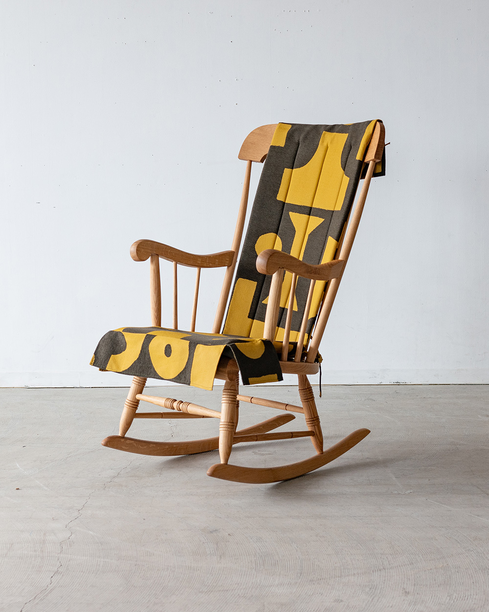 飛騨産業アウトレット］穂高 ロッキングチェア | cocochi ｜ 家具と服