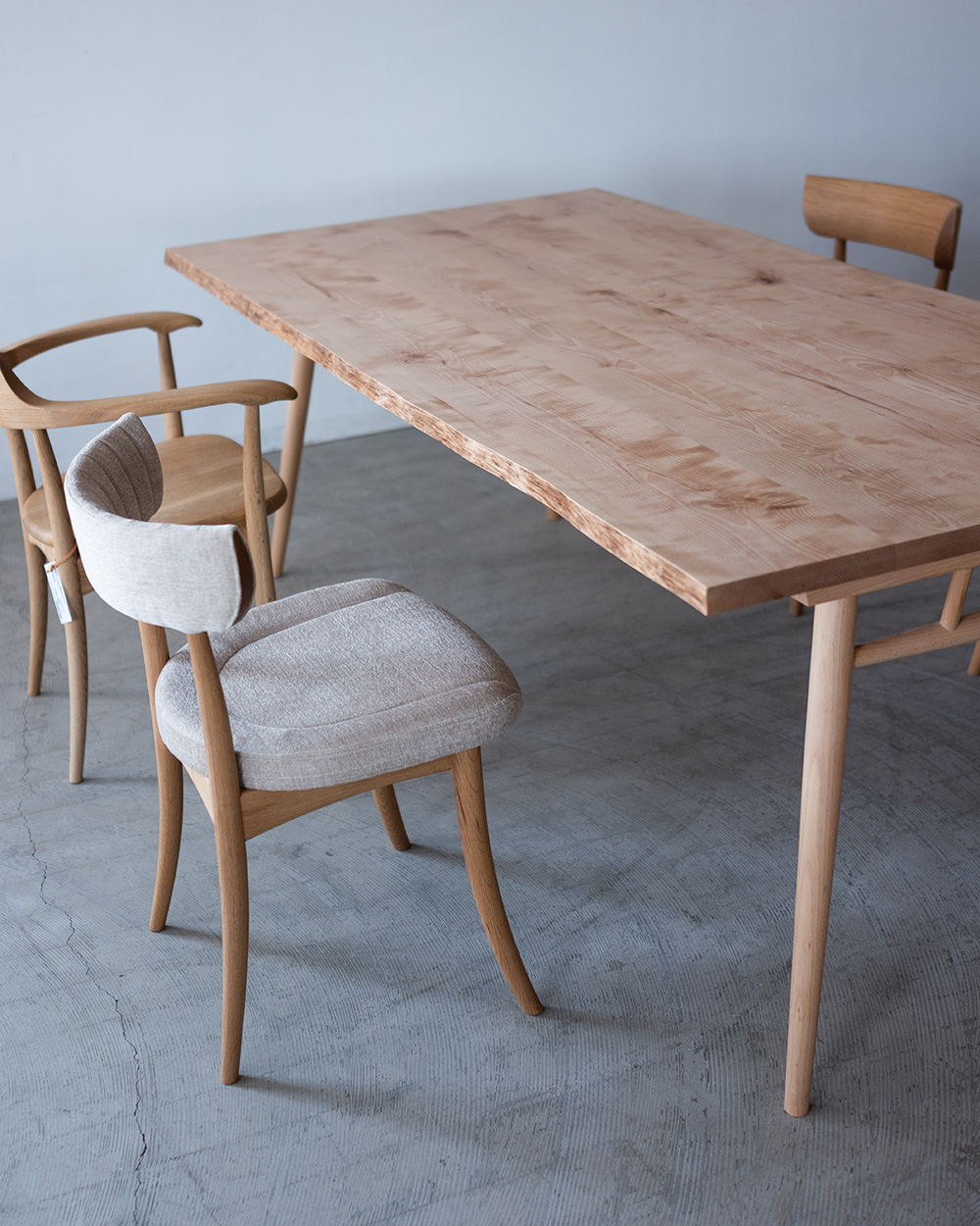 ONLY 水目桜(ﾐｽﾞﾒｻﾞｸﾗ) 耳付きハギテーブル天板W2000×910-890［送料