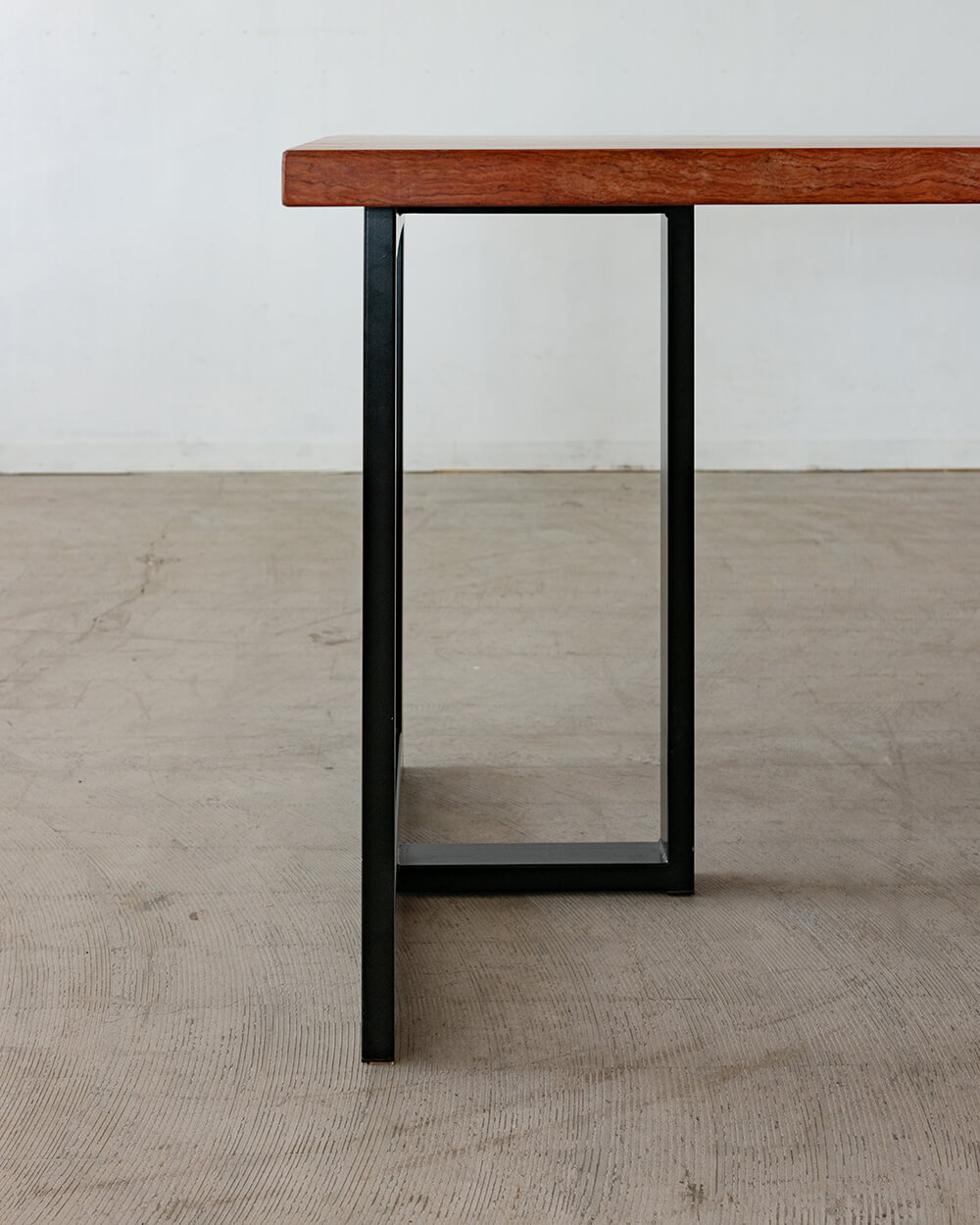 花梨またはブビンガ無垢 一枚板 座卓 花梨またはブビンガ無垢 一枚板