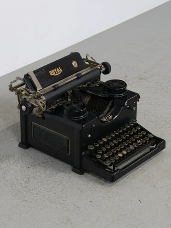 ヴィンテージ Royal タイプライター | Collect Antique & Vintage