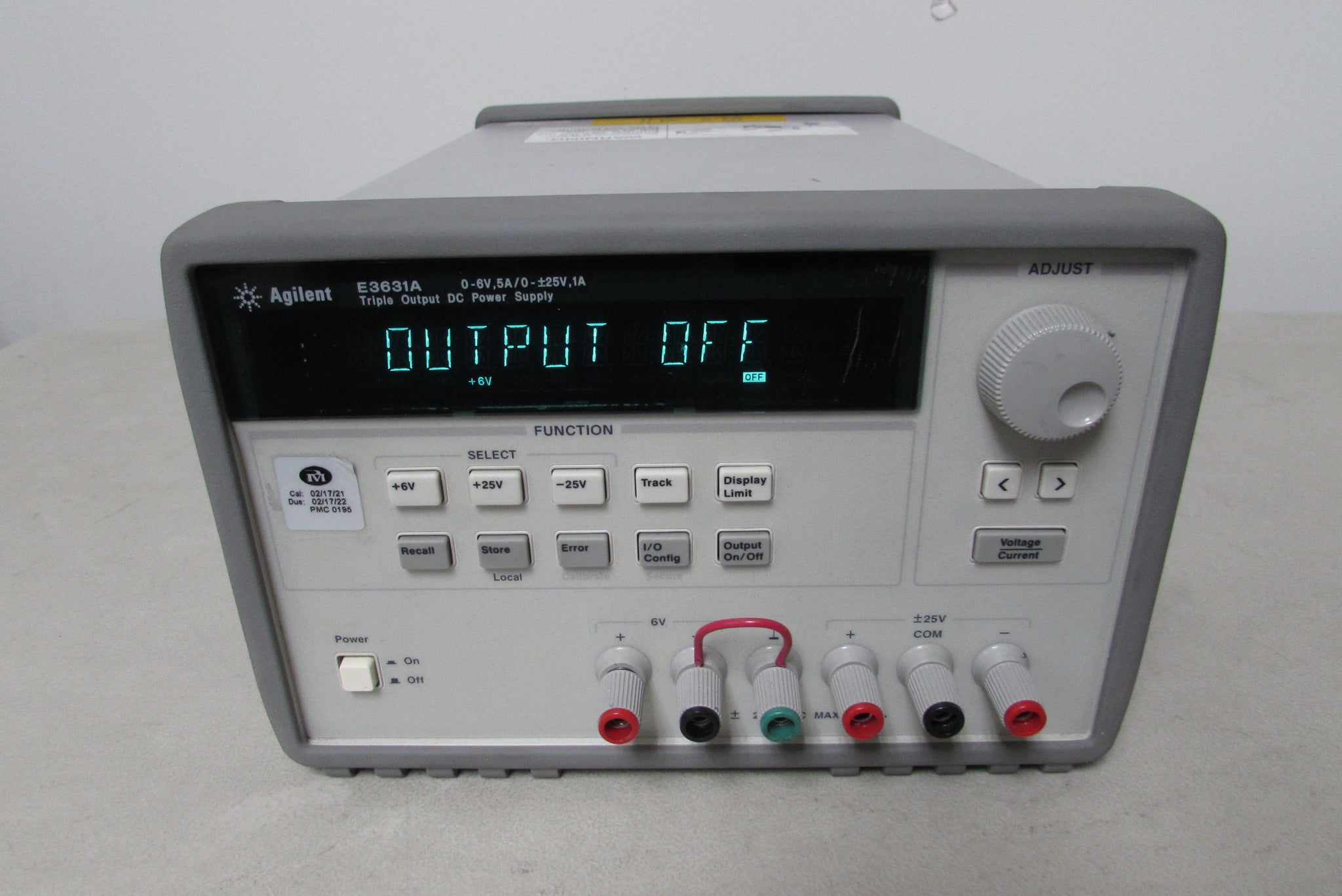 Agilent E3631 +/-25V/1A 6V/5A 正常動作品 Agilent E3631 +/-25V/1A