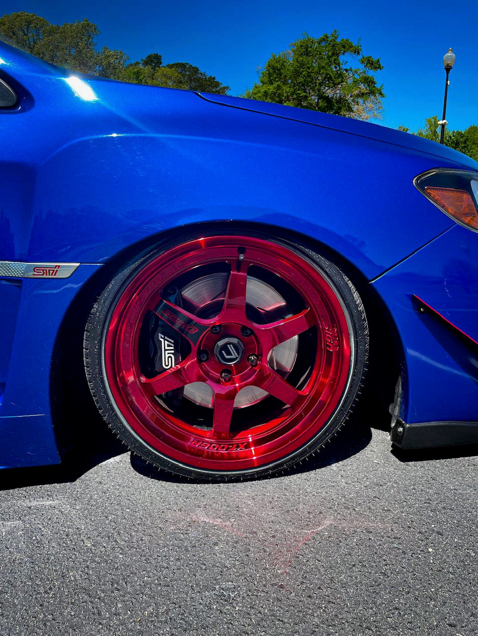 Cosmis Racing XT-006R Hyper Red Wheel 18x9 +30mm 5x114.3 – Cosmis