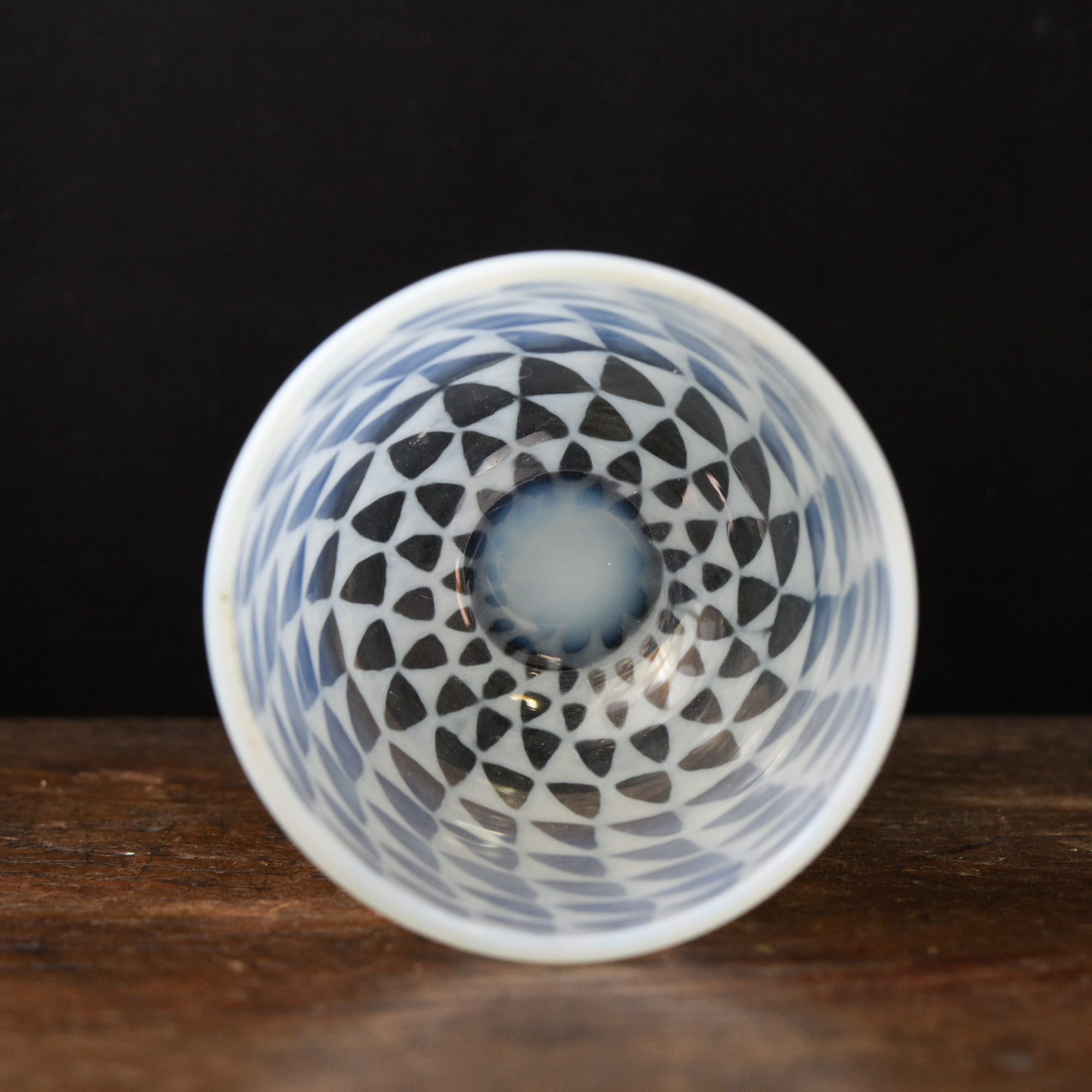 大正時代 乳白赤縁 輪つなぎ文様 なつめ型 太脚 氷コップ 大正時代