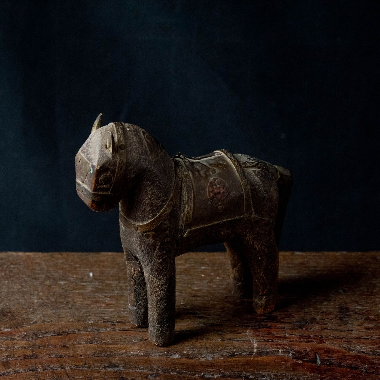 木工芸 :: 馬の置物 小 インド | COTTOU.JP 骨董の通販マーケットプレイス