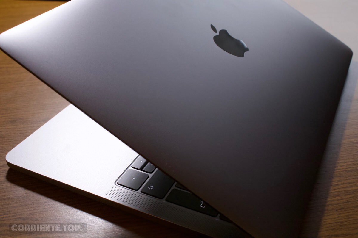 Apple MacBook Pro 2017モデル MacBook Pro (13-inch, 2017, Two