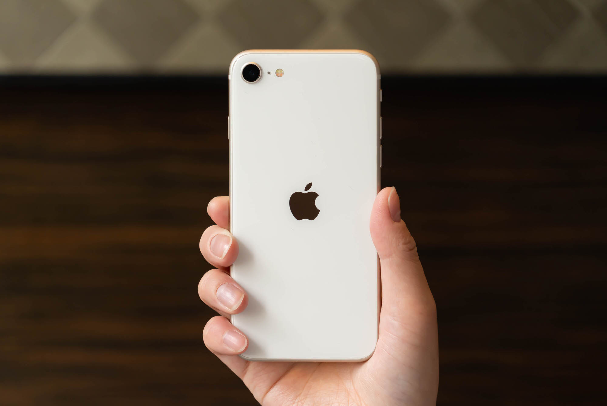 iPhone SE3 64GB ホワイト(スターライト) SIMロック解除済み iPhone