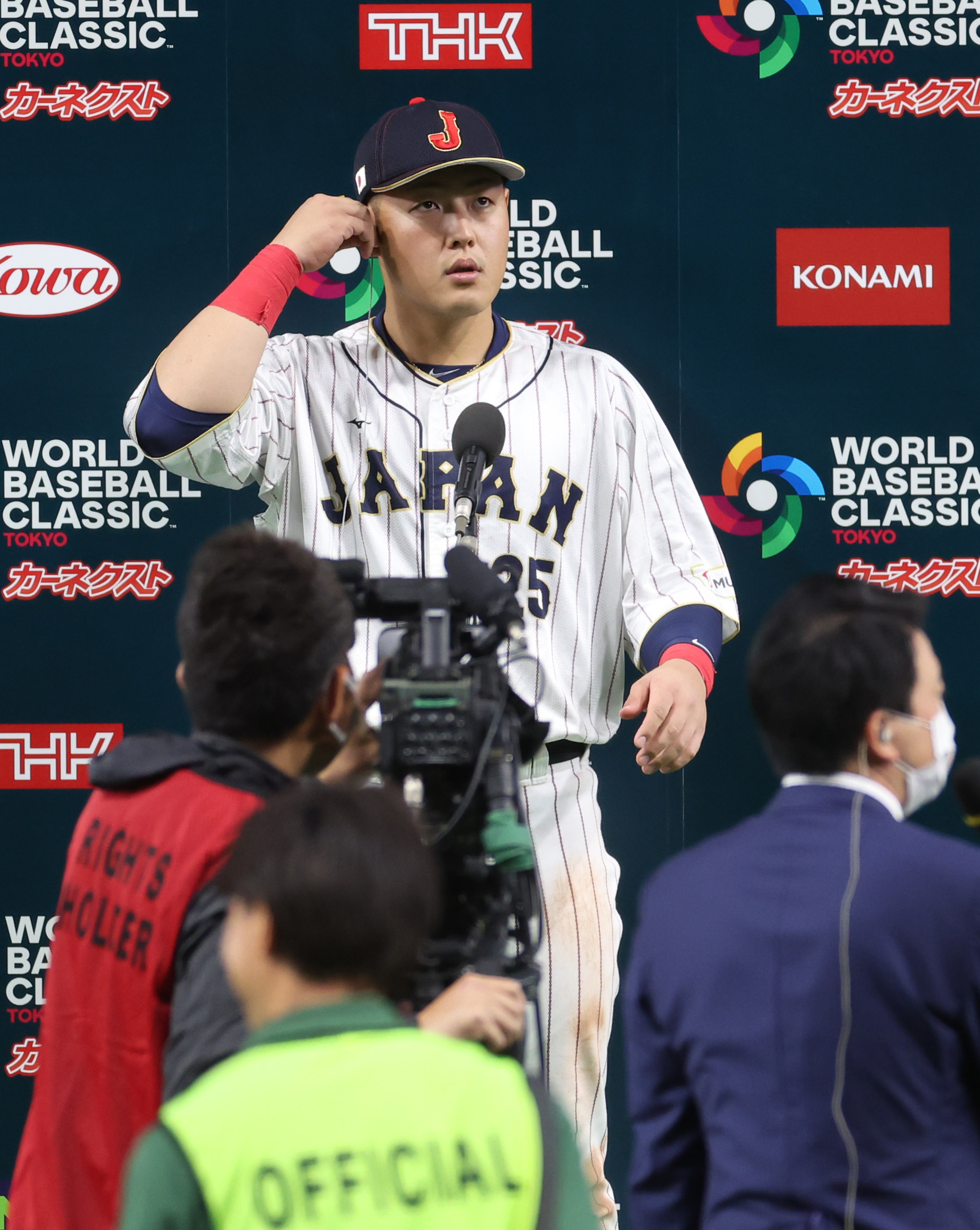 注目あの【岡本和真】選手 カード1枚 自慢！【最高です！】 侍