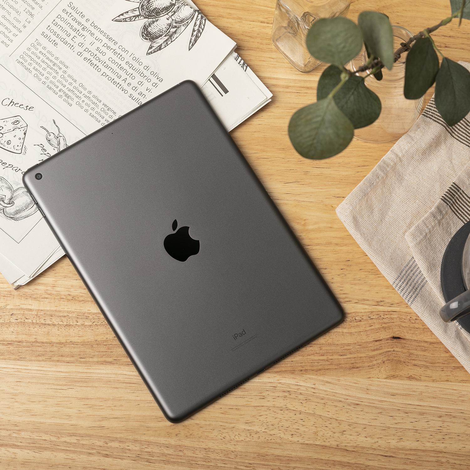 Apple 節約 iPad 第8世代 32GB スペースグレイ Wi-Fi 【難有】【最速