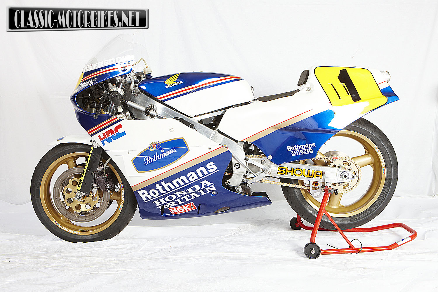 HONDA NS500 with STARTING RIDERとNS500'84 (TAMIYA 1/12 MOTORCYCLE