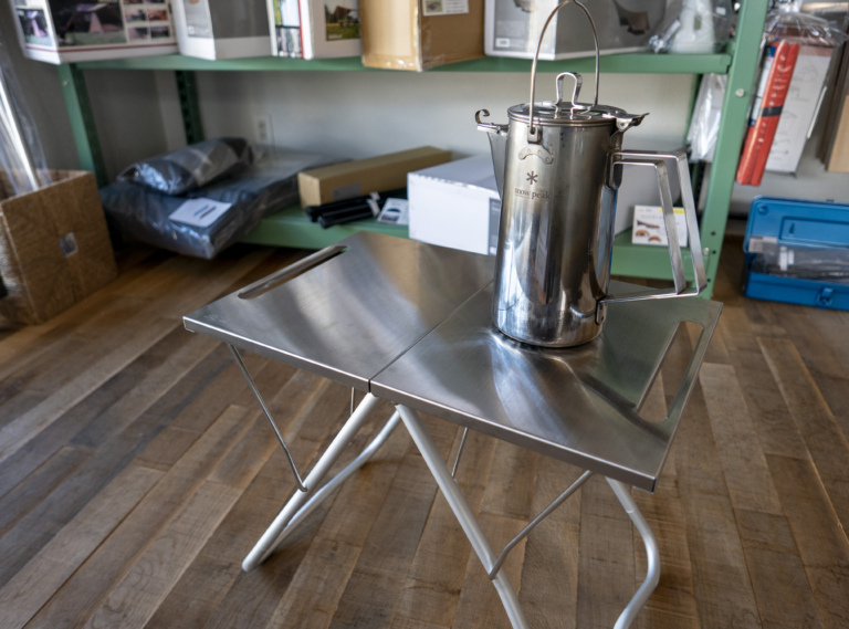 焚火のための”美しき”サイドテーブル Snow Peak（スノーピーク）TAKIBI