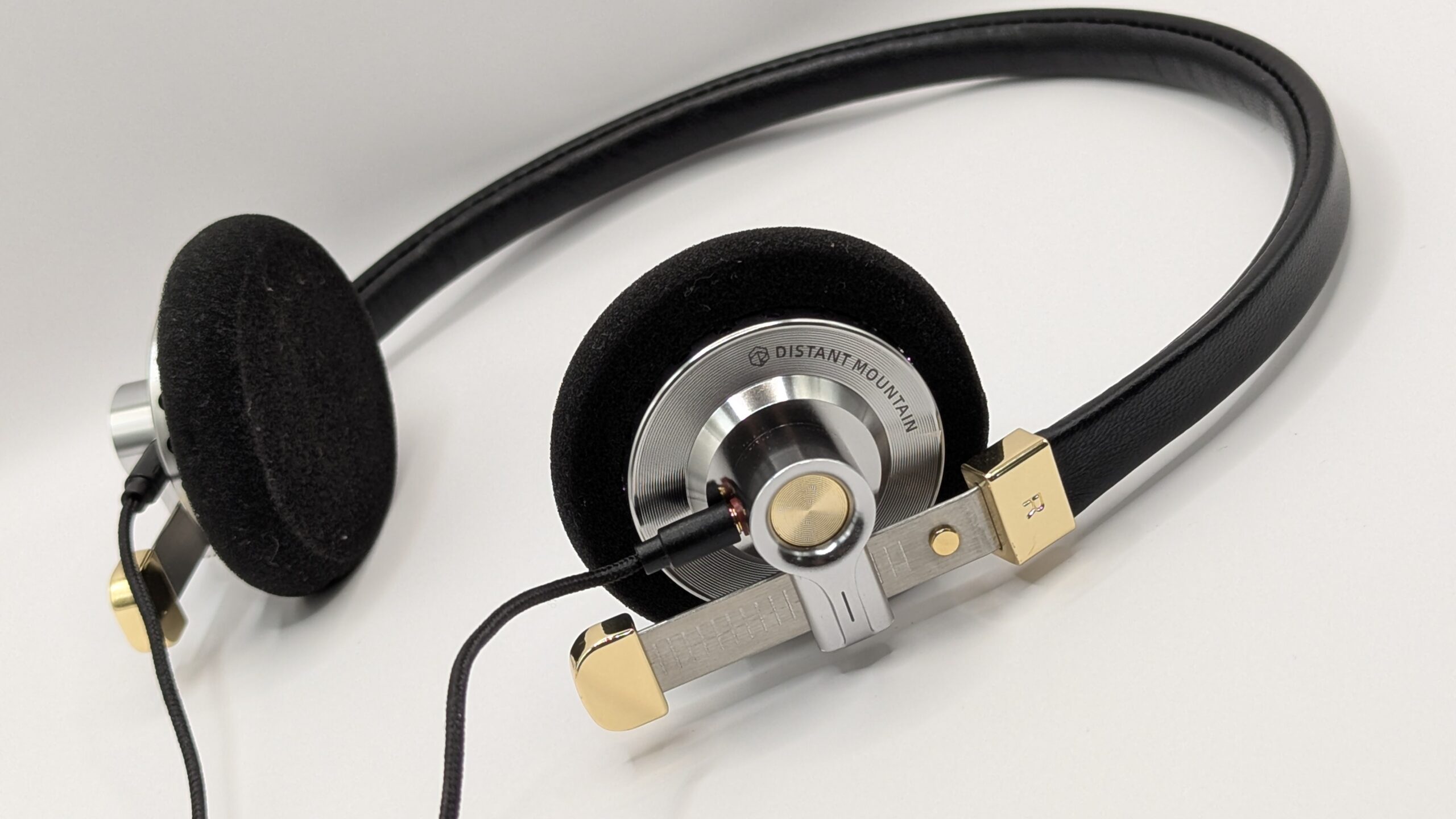 ROSESELSA Distant Mountain（遠山） レビュー 80年代のレトロスタイル