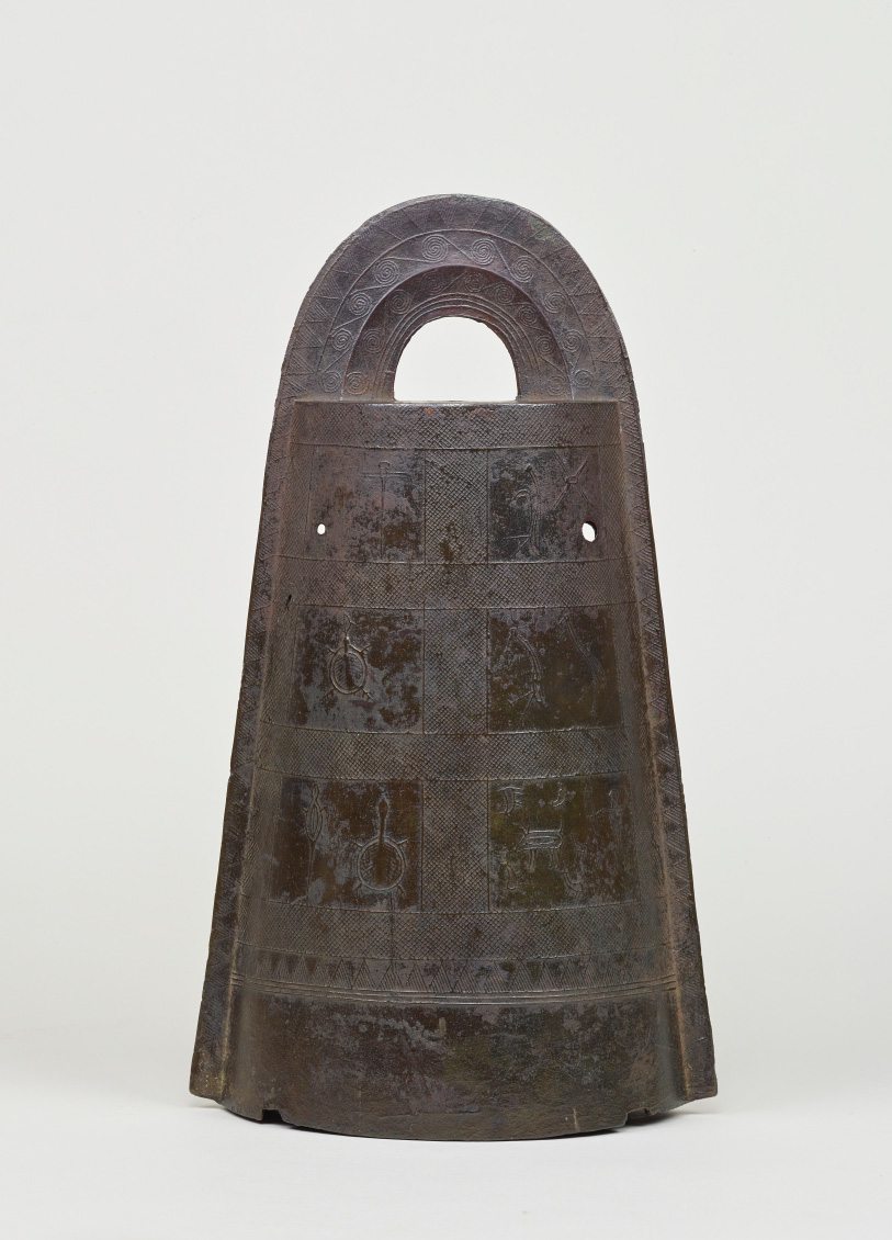 金色の銅鐸を鳴らしてみよう！