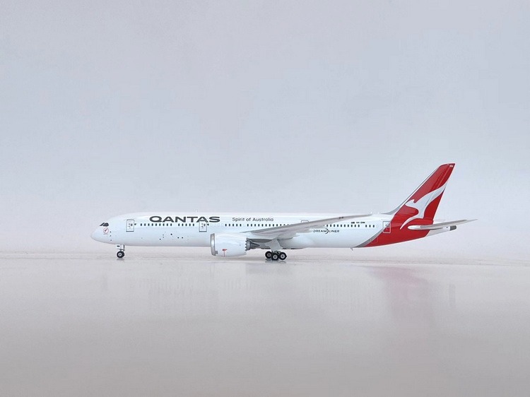 航空機・ヘリコプター Qantas Boeing 787-9 Dreamliner 1:400 航空機