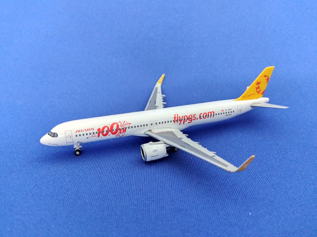 537728 Herpa Pegasus / ペガサス航空 A321neo 100th TC-RDP 1:500