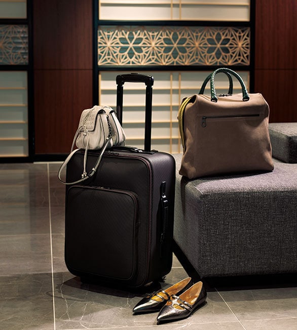 ボッテガ・ヴェネタのトロリーは 旅慣れた大人が求めるスタイル