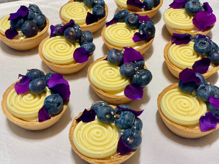 SWAROVSKI クリスタル ケーキ型 装飾品⭐︎お買い上証明書付き