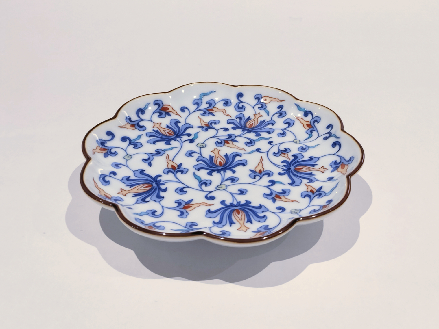 染付花唐草文 輪花銘々皿 | CRAFTAL